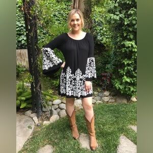 XL Size Voll Hippie Black Dress Tunic Boho Dress, Scoop Neck, Bell Sleeve